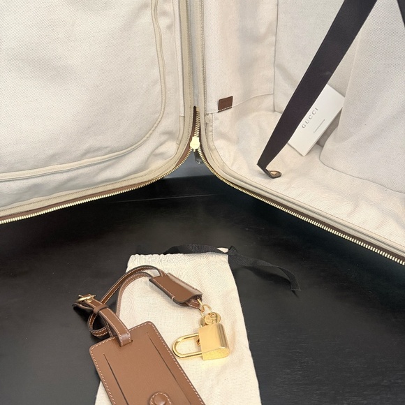 GUCCI GG SUPREME TROLLEY  (CABIN PLUS SIZE) - Picture 6 of 6